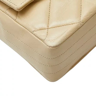 シャネル ココマーク マトラッセ チェーン ショルダーバッグ オフホワイト ラムスキン レディース CHANEL 【中古】