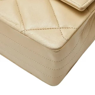 シャネル ココマーク マトラッセ チェーン ショルダーバッグ オフホワイト ラムスキン レディース CHANEL 【中古】