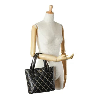 シャネル ワイルドステッチ ココマーク トートバッグ ブラック ラムスキン レディース CHANEL 【中古】
