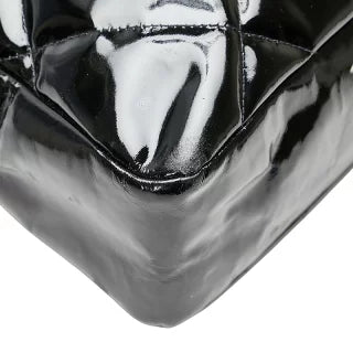 シャネル マトラッセ 斜め掛け ショルダーバッグ ブラック パテントレザー レディース CHANEL 【中古】