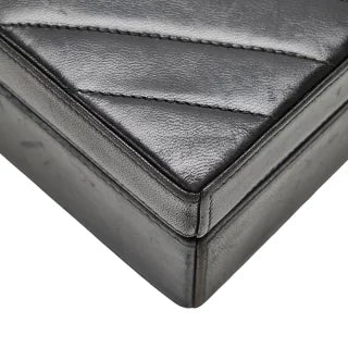 シャネル シェブロン Vステッチ ショルダーバッグ ブラック ラムスキン レディース CHANEL 【中古】