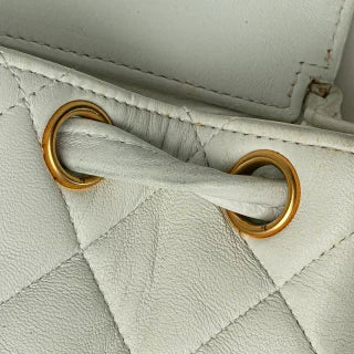 シャネル マトラッセ ココマーク チェーン リュック バックパック ホワイト ラムスキン レディース CHANEL 【中古】