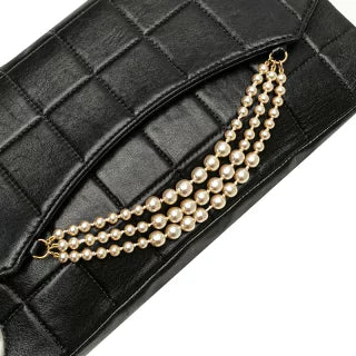 シャネル チョコバー ショルダーバッグ ブラック ラムスキン フェイクパール レディース CHANEL 【中古】