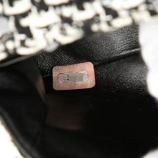 シャネル ココマーク ミニ ハンドバッグ ブラック ホワイト ツイード スパンコール レディース CHANEL 【中古】